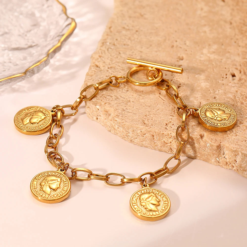 Stainless Steel Bracelets Vintage Queen avatar Pendant Chain Fashion Elegant Light Luxury Bracelet For Women Jewelry Party Gifts